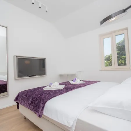 Bela 4* Primošten