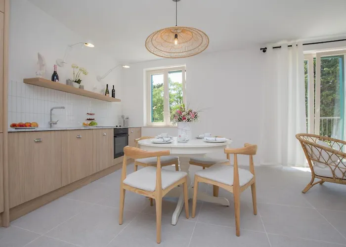 Guest house Bela Primosten