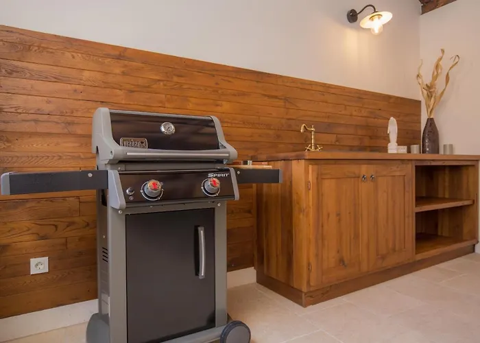 Guest house Bela Primosten